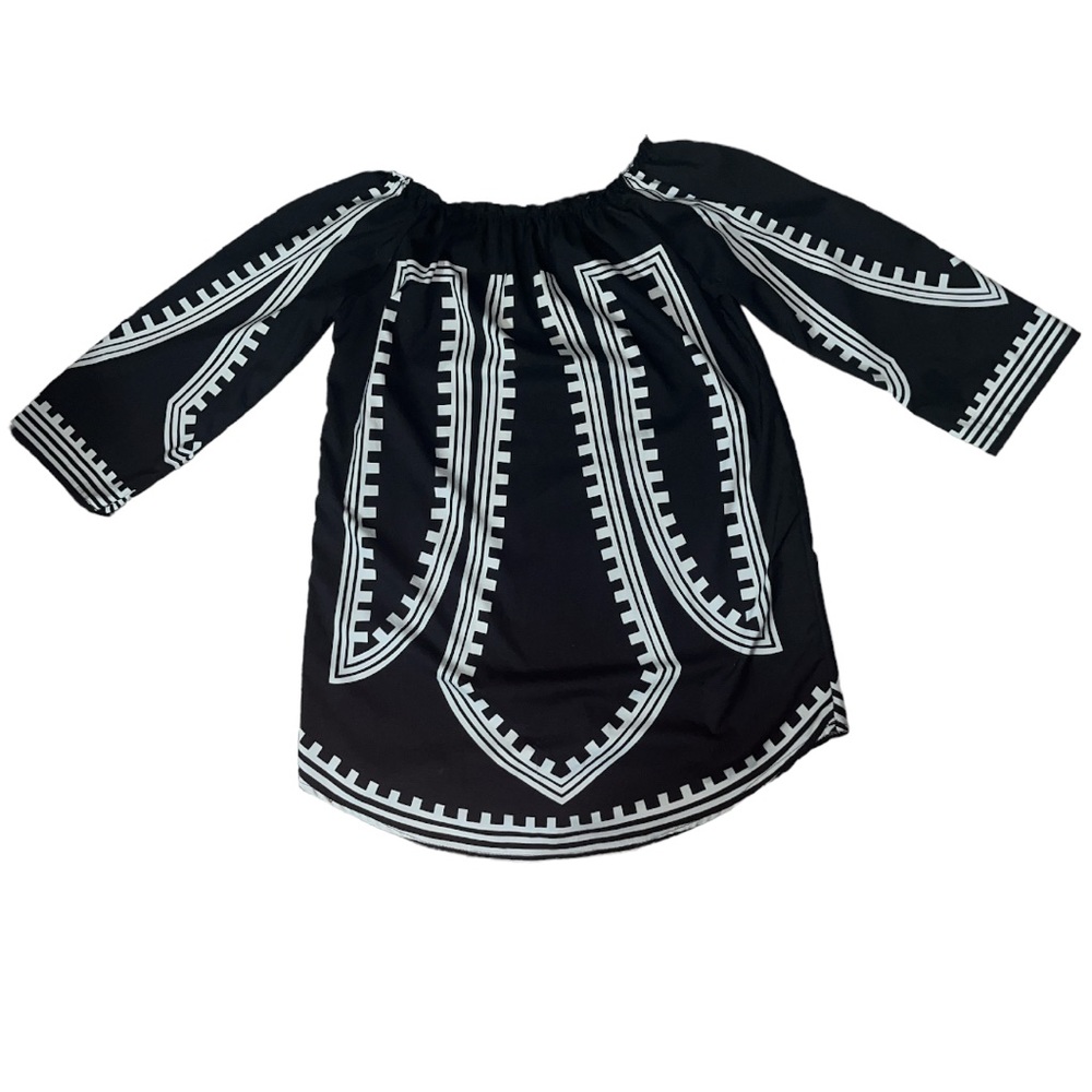 Black and white off the shoulder dress shirt. Large